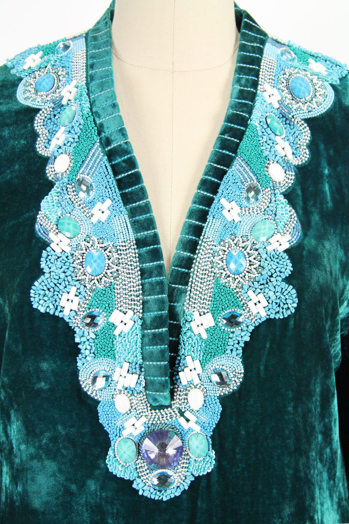 Green Ethnic Motifs Embroidered Sequinned Velvet Tunic