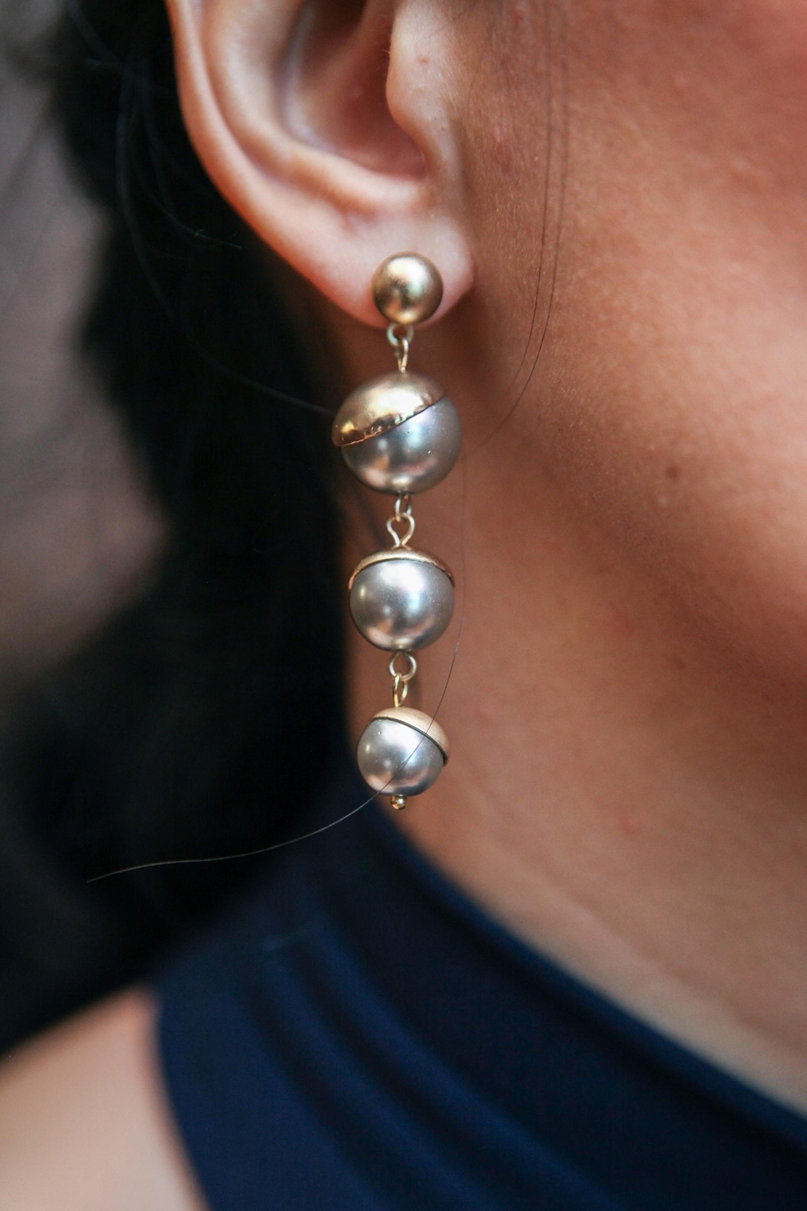 ピアス [MONDAY EDITION] Moonlit Loops Pearl Earrings MONDAY EDITION》 Moonlit Loops Pearl Earrings (Monday