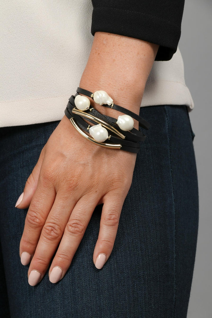 Achai Pearl Leather Bracelet