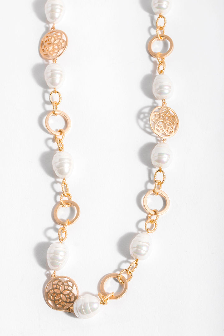 Medallion Pearl Necklace