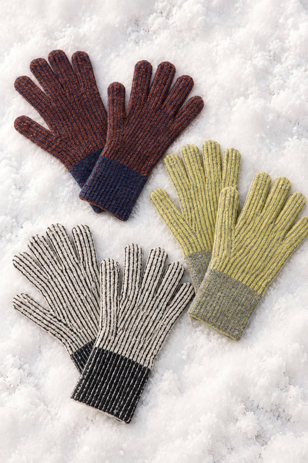 Striped Ribbed Knit Gloves