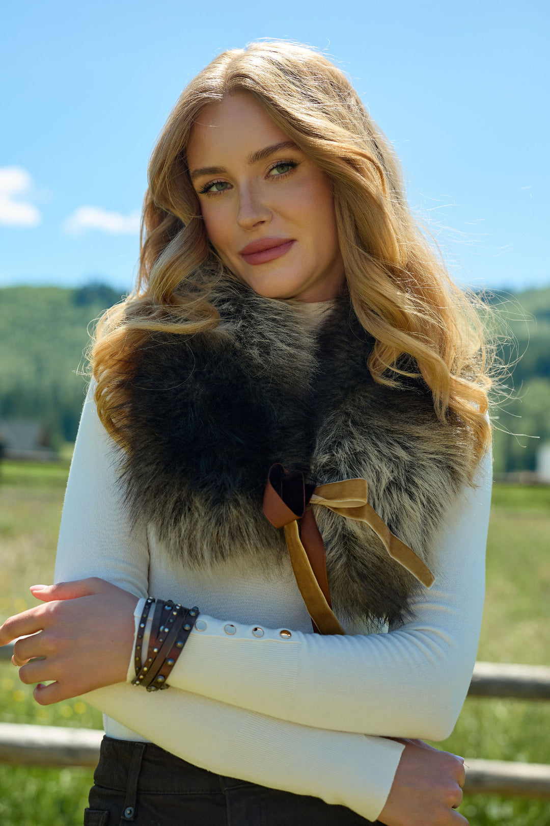 Faux Fur Tie Collar - Beige