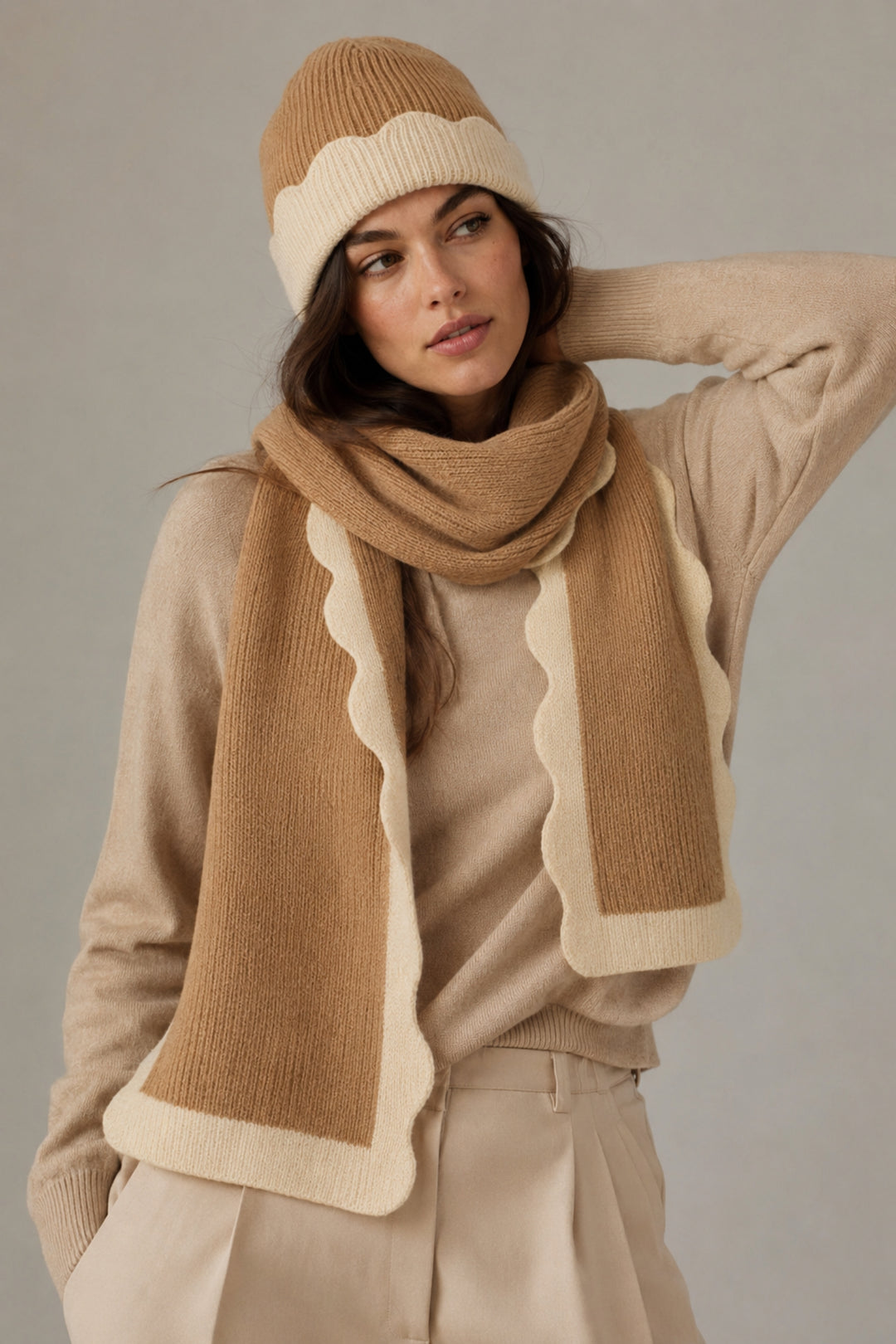 Scallop Trim Knit Scarf