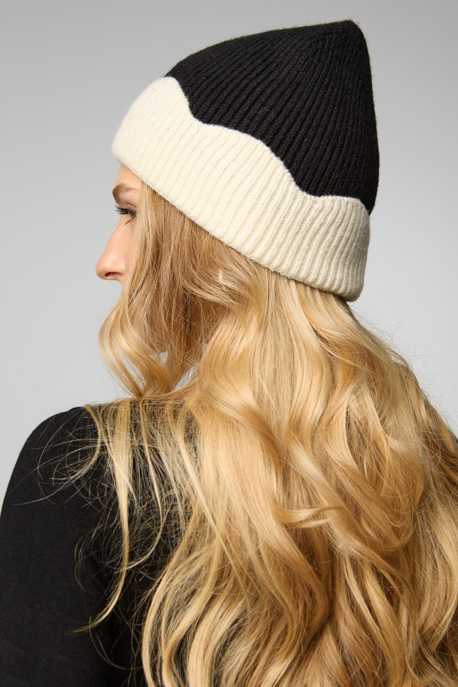 Scallop Trim Knit Beanie