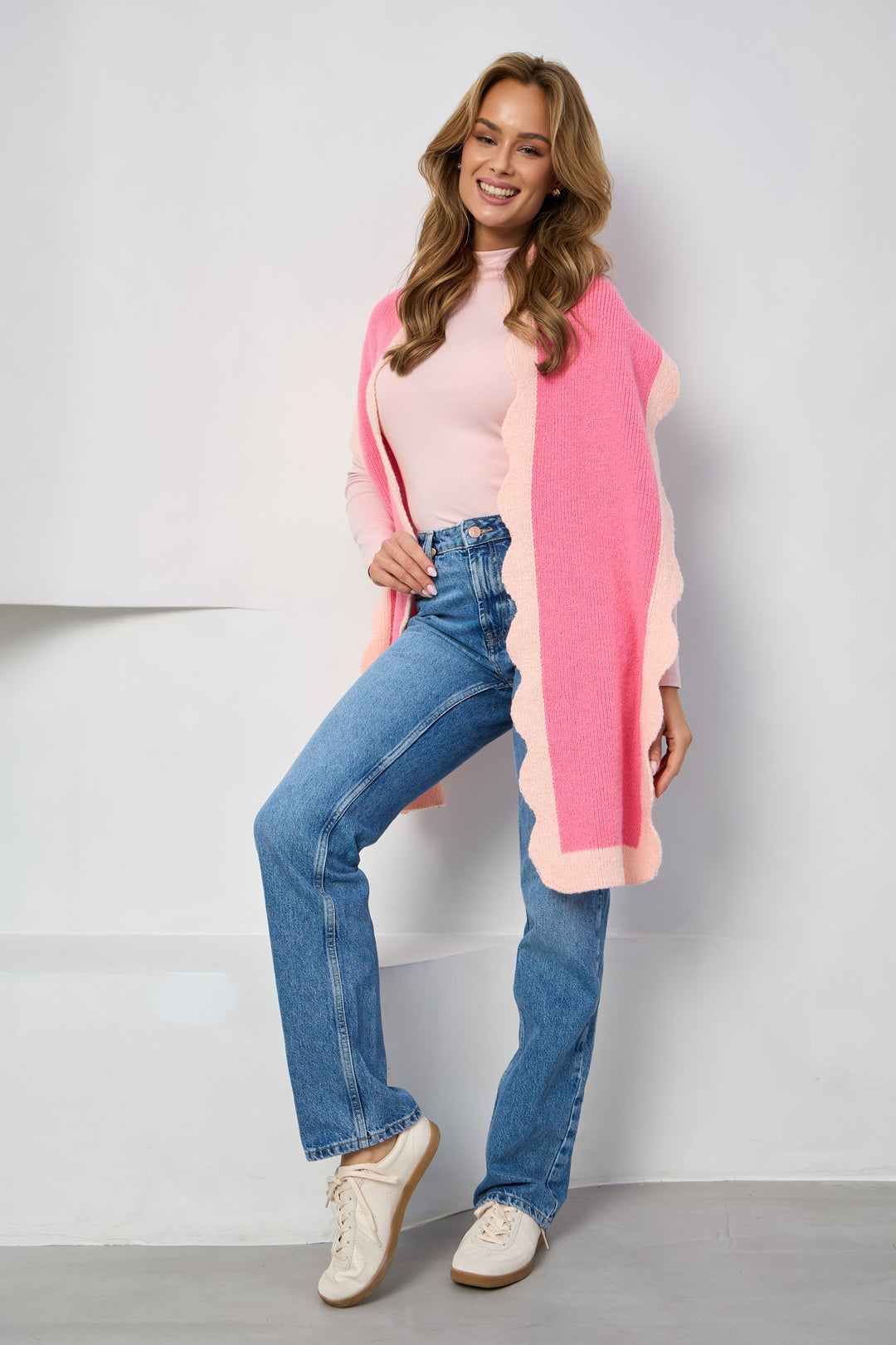 Scallop Trim Knit Scarf