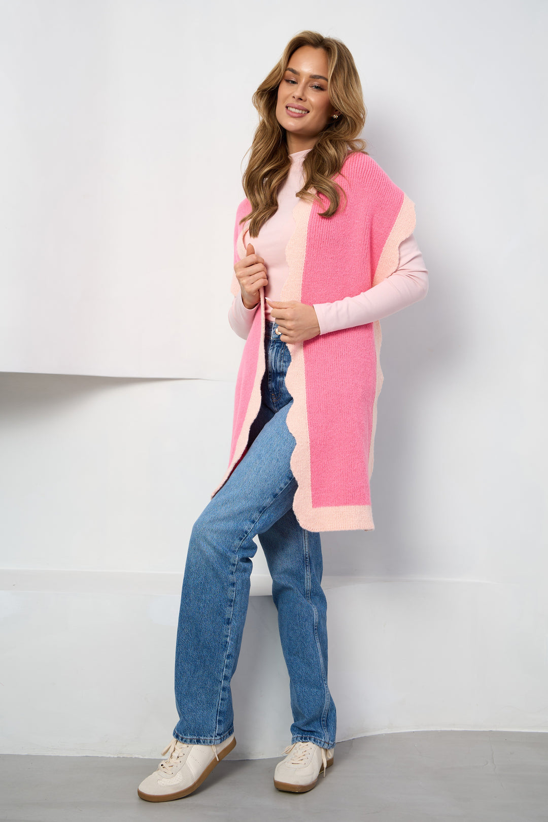 Scallop Trim Knit Scarf