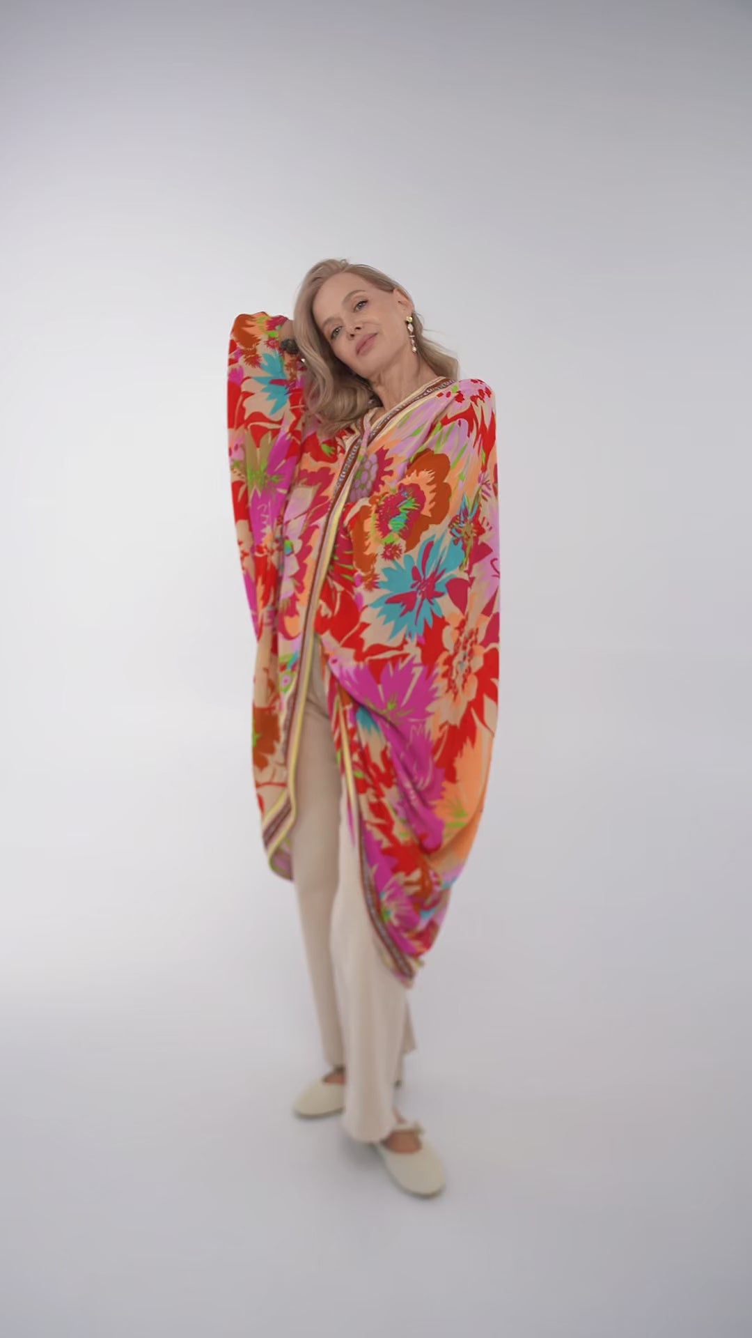【新品未開封】URUOTTE×空山基 [Cocoon] Wing Sleeve Floral Cocoon Kimono – Saachi Wholesale