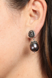 Drop Pearl Earring