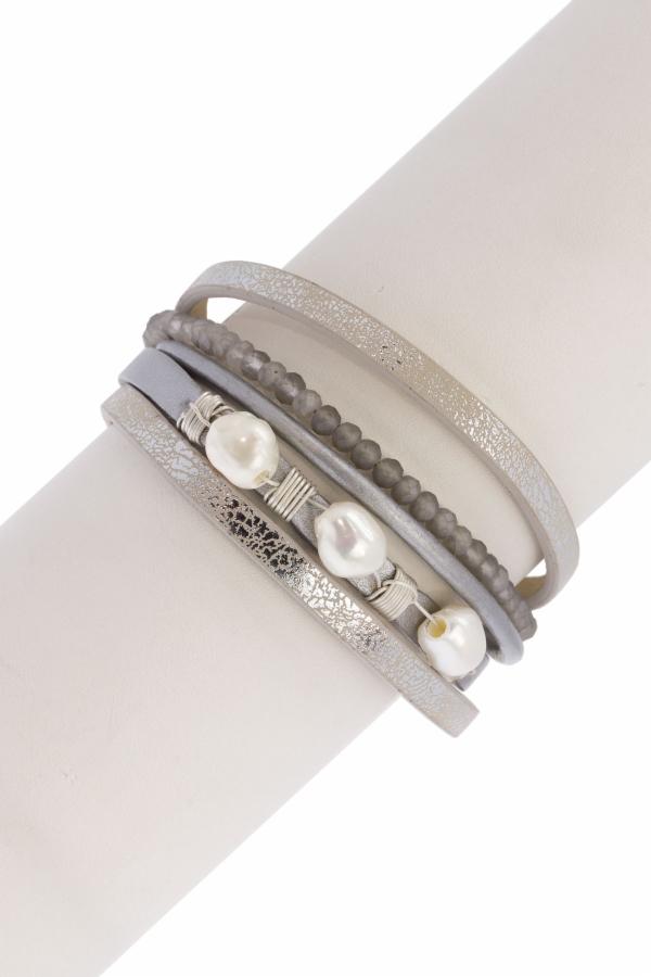 Showcase Linear Pearl Bracelet