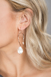 Uneven Drop Pearl Earring